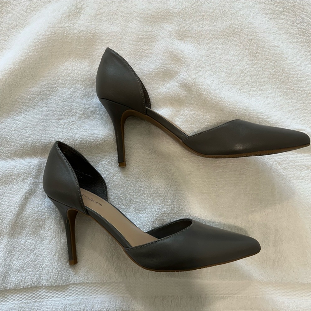 Town Shoes Dark Grey Pointed Toe D’Orsay approx 3.5” Heel Size 8.5 Women’s